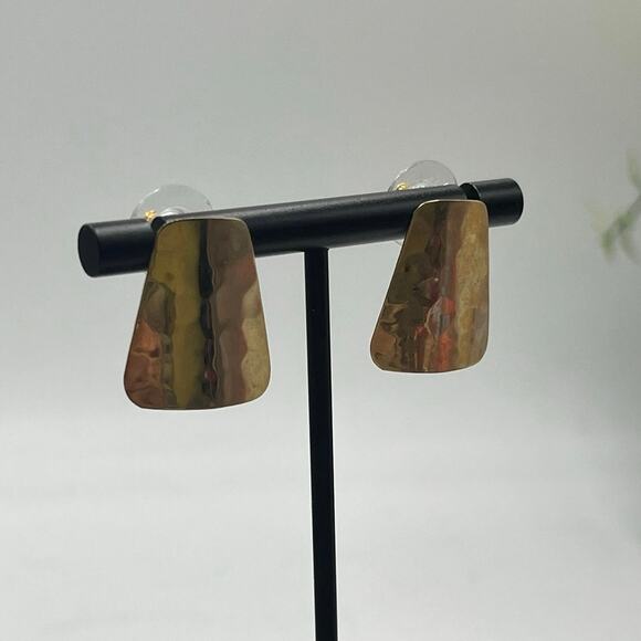 14k Yellow Gold Hammered Textured Organic Shape Artisan Earrings 2.1 grams - Picture 4 of 13